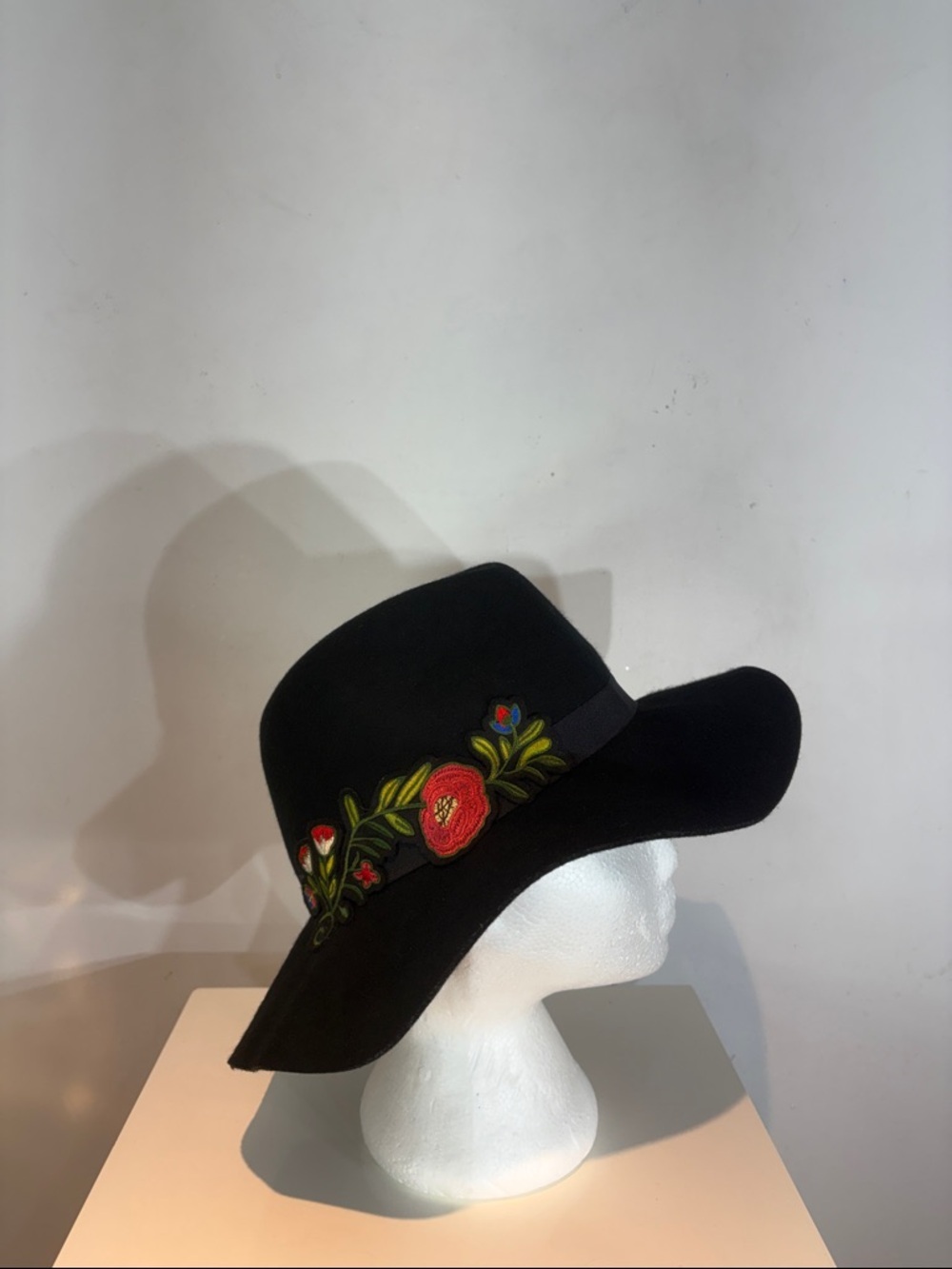 Adrienne Vittadini Black Wool Fedora Hat Embroidered Floral Boho Wide Brim - Picture 2 of 11